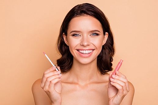  How to Start a Lip Gloss Business: Get Into the Cosmetic Industry